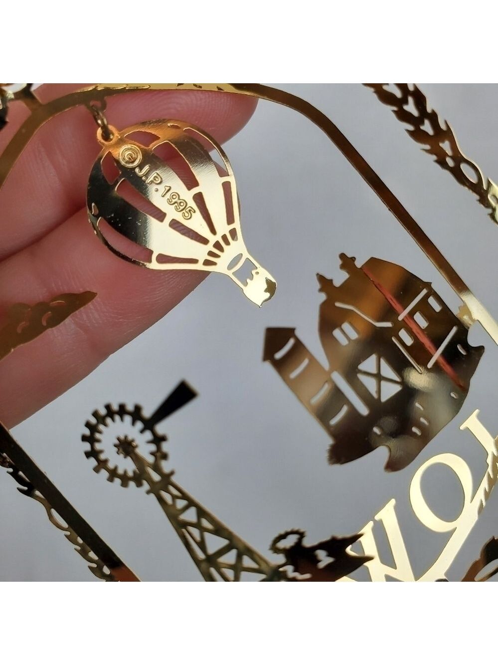 Nation's Treasures 24K gold Iowa Ornament - Picture 4 of 9